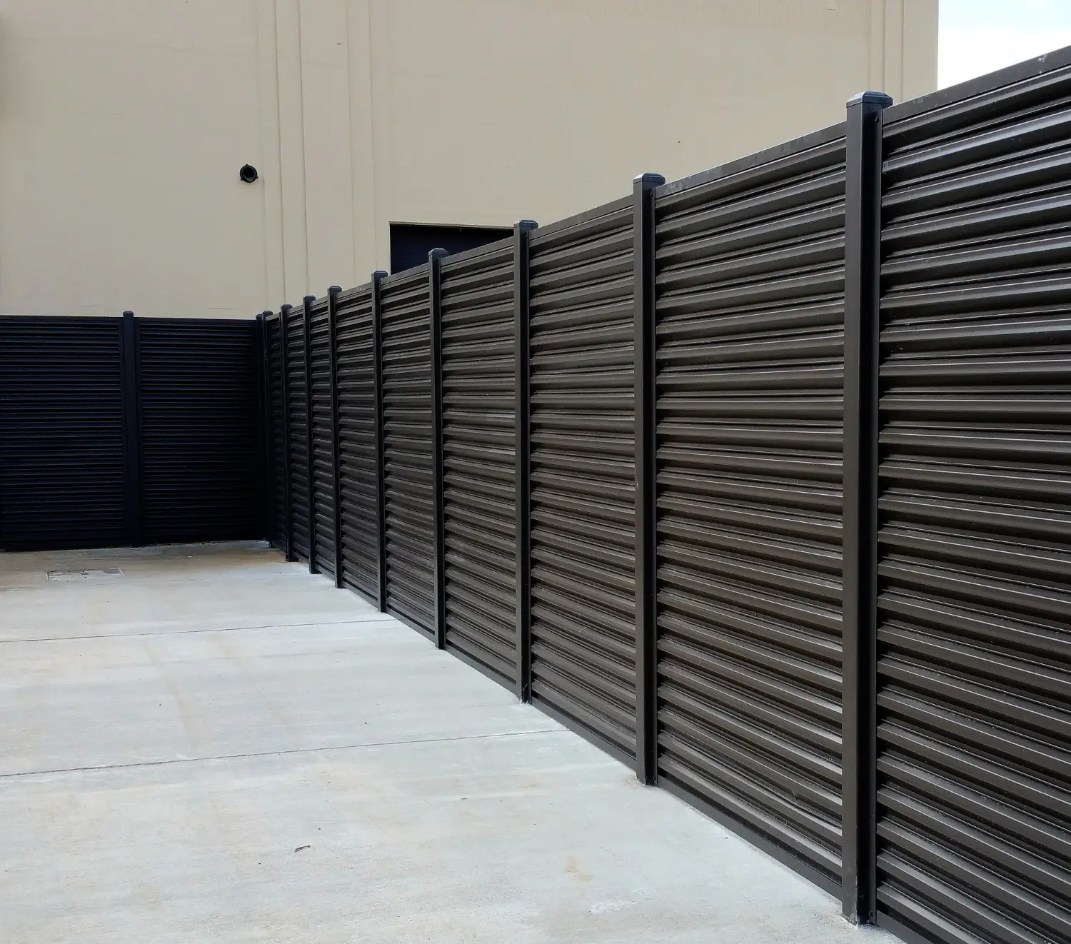 metal privacy fence